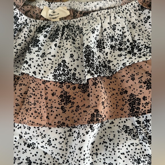 New Adorable Off The Shoulder Mocha Brown, Ivory Tiered Ruffle Floral Print Top - Picture 5 of 5
